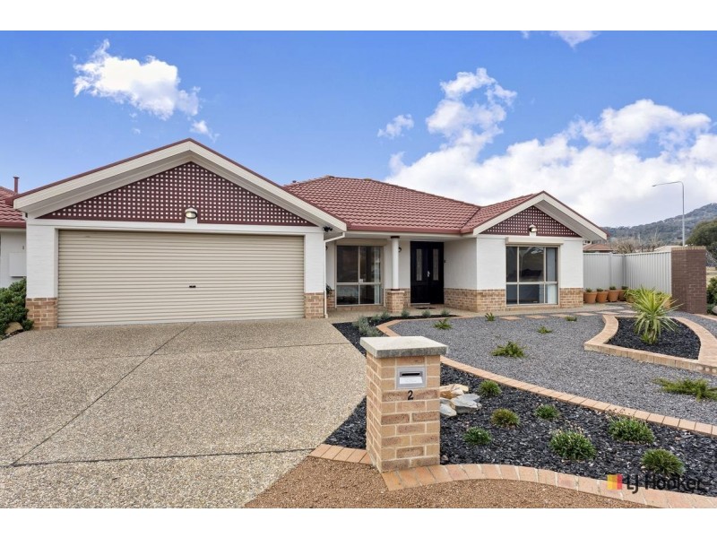 2 Larkin Close, Gordon ACT 2906