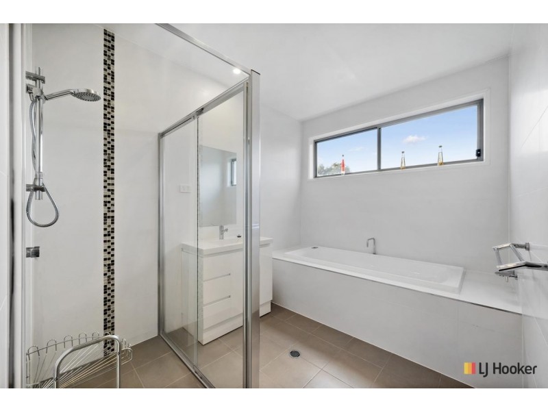 151/16 Kings Canyon Street, Harrison ACT 2914