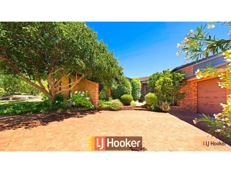 4 Buzacott Place, Mckellar ACT 2617