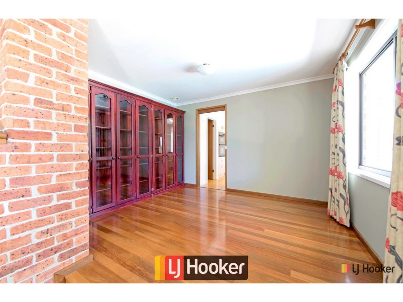 4 Buzacott Place, Mckellar ACT 2617