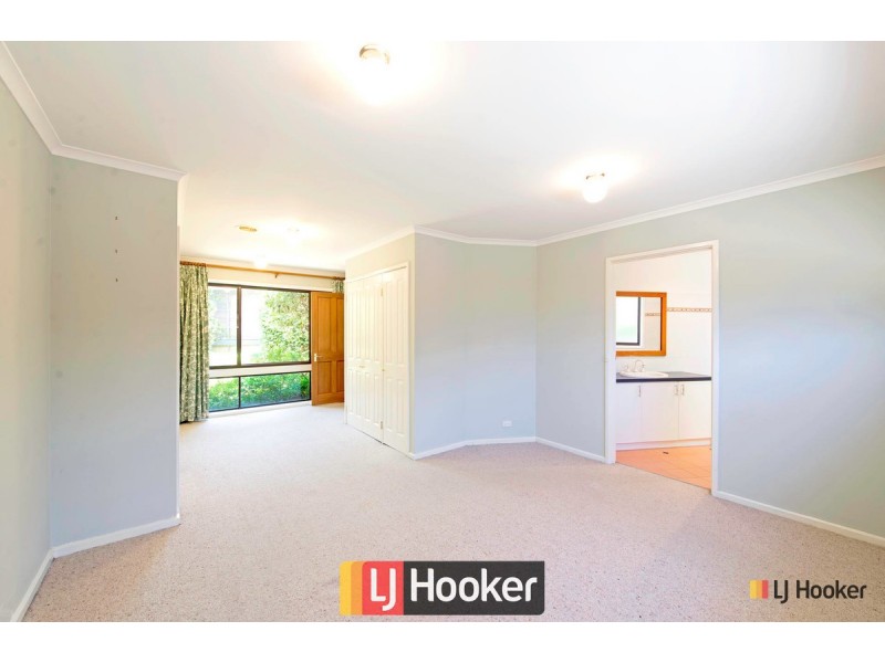 4 Buzacott Place, Mckellar ACT 2617
