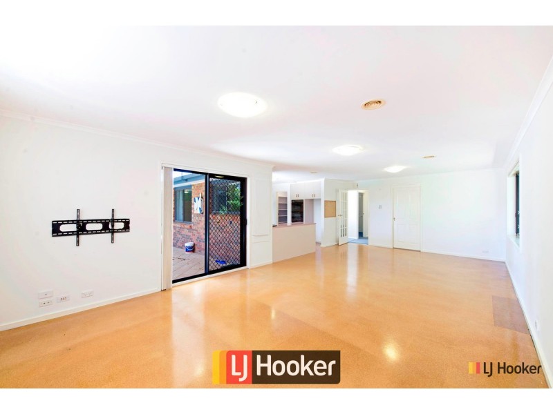 4 Buzacott Place, Mckellar ACT 2617