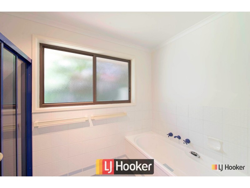 4 Buzacott Place, Mckellar ACT 2617