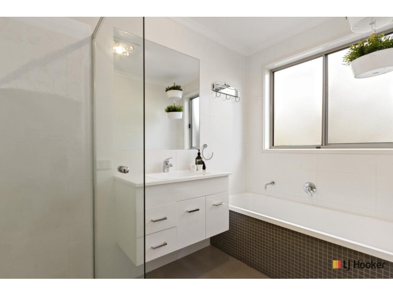 16 Bettie Mcnee Street, Watson ACT 2602