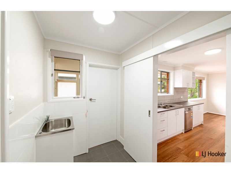 8 Skeats Street, Hackett ACT 2602