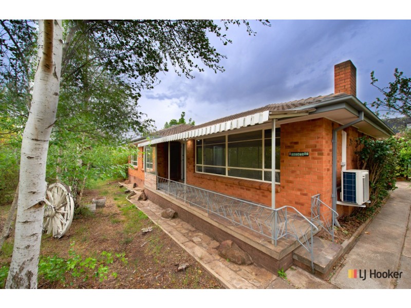 8 Skeats Street, Hackett ACT 2602