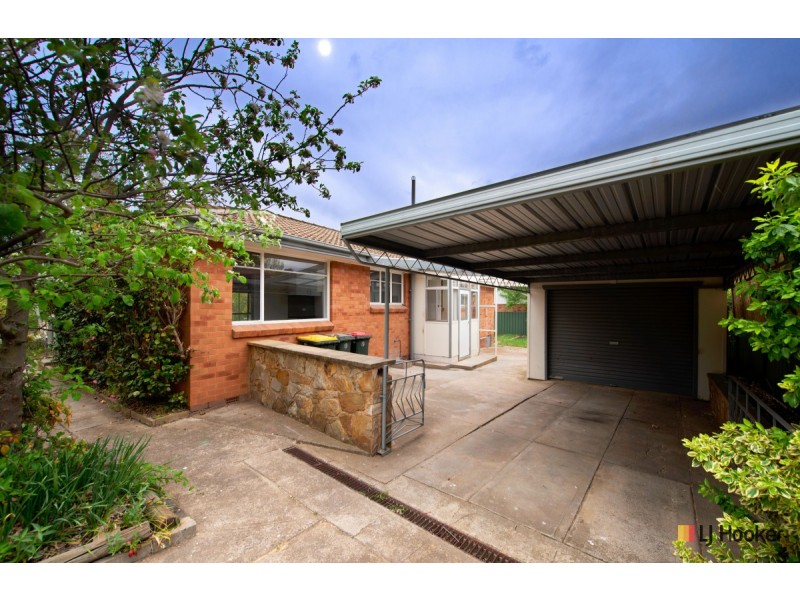 8 Skeats Street, Hackett ACT 2602