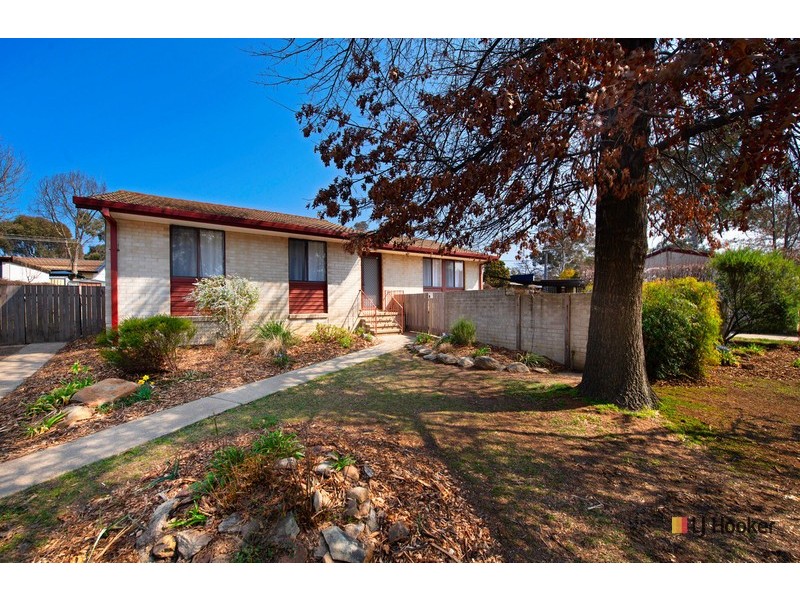 4 Hepburn Place, Kambah ACT 2902