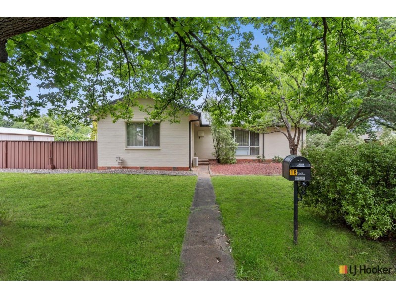 19 Dickinson Street, Watson ACT 2602
