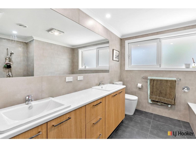 25 Selwyn Street, Hackett ACT 2602