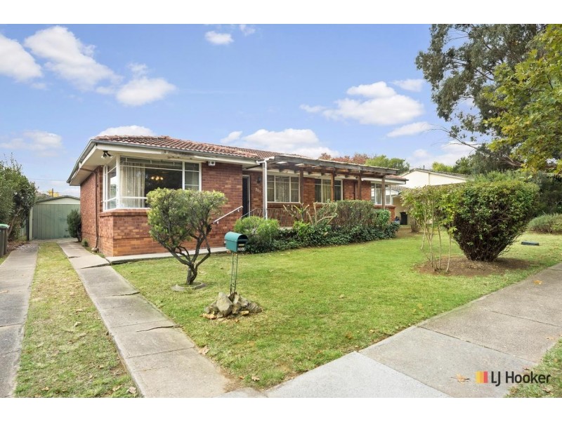 203 Phillip Avenue, Hackett ACT 2602