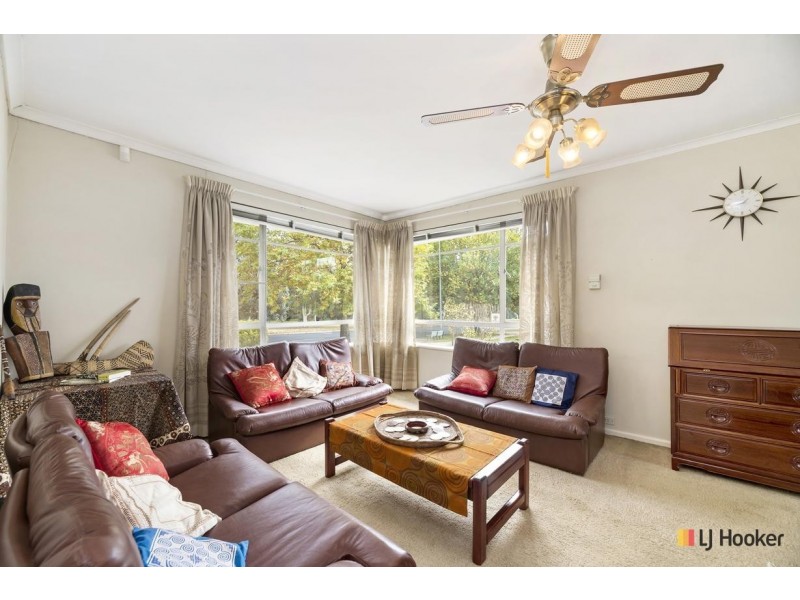 203 Phillip Avenue, Hackett ACT 2602