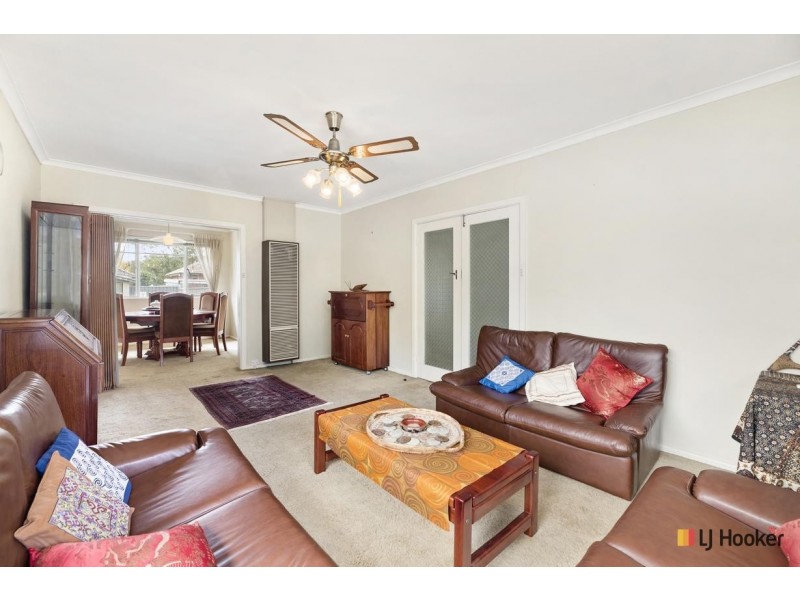 203 Phillip Avenue, Hackett ACT 2602
