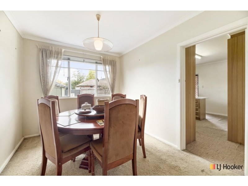 203 Phillip Avenue, Hackett ACT 2602
