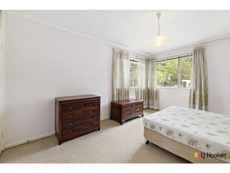 203 Phillip Avenue, Hackett ACT 2602