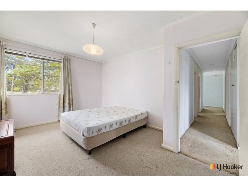 203 Phillip Avenue, Hackett ACT 2602