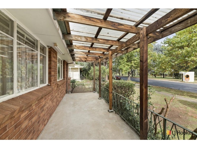 203 Phillip Avenue, Hackett ACT 2602