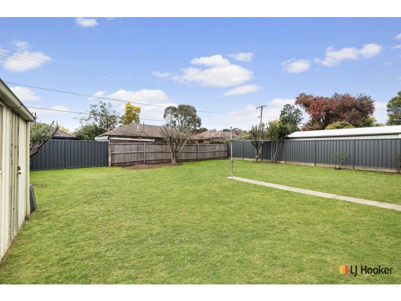 203 Phillip Avenue, Hackett ACT 2602