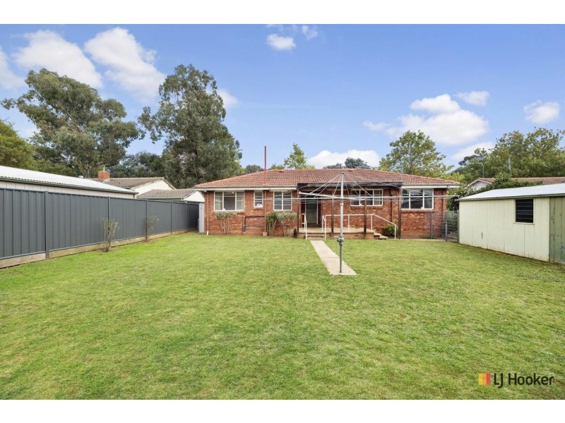 203 Phillip Avenue, Hackett ACT 2602