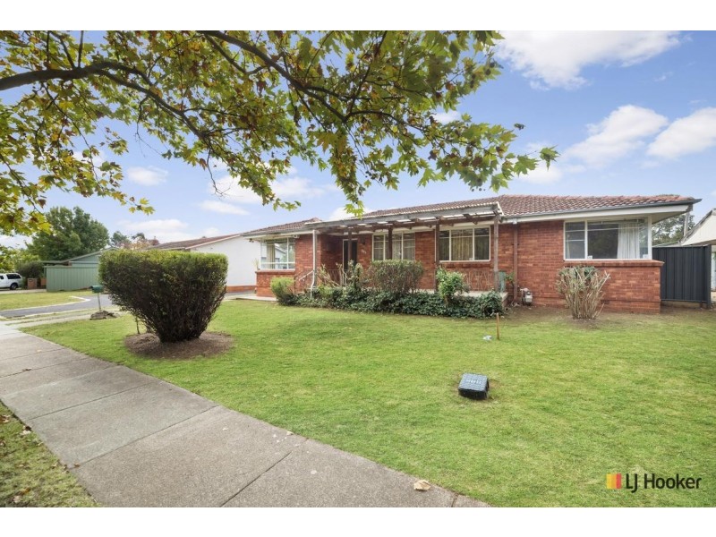 203 Phillip Avenue, Hackett ACT 2602