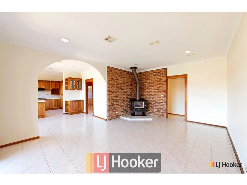 8 McClintock Street, Lyneham ACT 2602