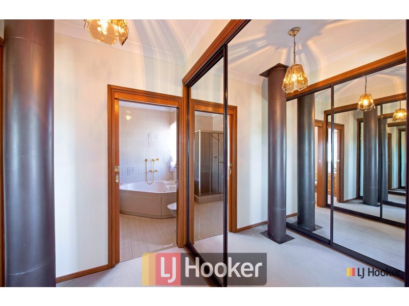 8 McClintock Street, Lyneham ACT 2602