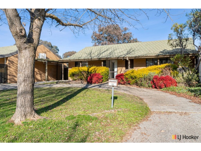 33 Le Souef Crescent, Florey ACT 2615