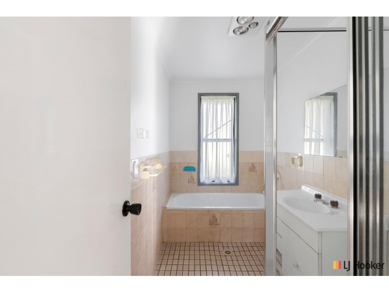 33 Le Souef Crescent, Florey ACT 2615
