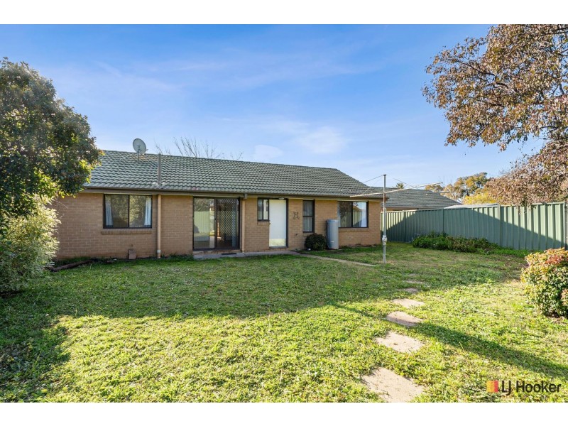 33 Le Souef Crescent, Florey ACT 2615