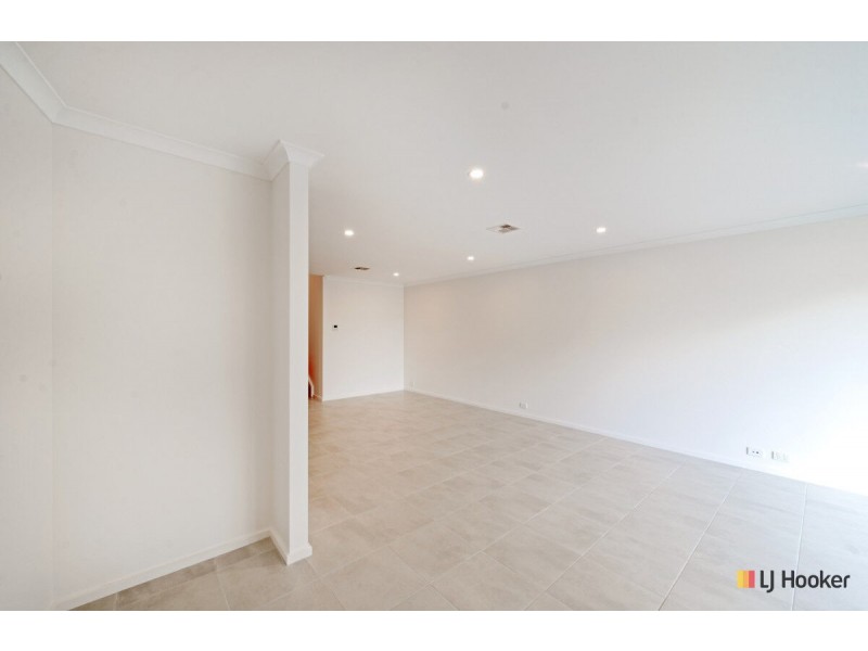 2/20 Blackman Crescent, Macquarie ACT 2614