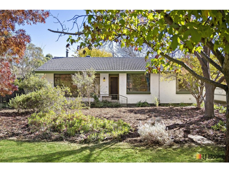 8 Rooth Place, Watson ACT 2602