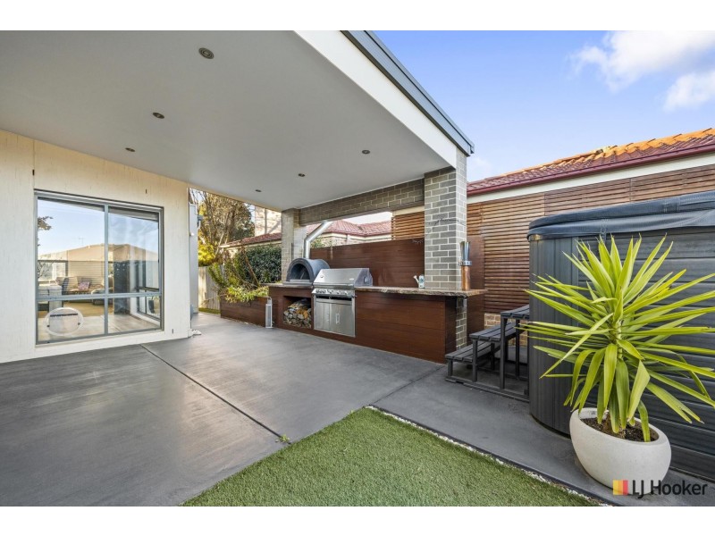 360 Anthony Rolfe Avenue, Harrison ACT 2914