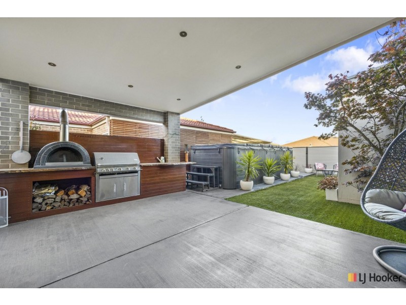 360 Anthony Rolfe Avenue, Harrison ACT 2914