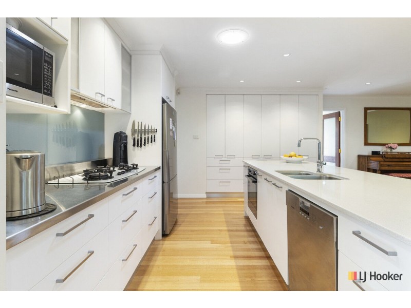 11 Macalister Crescent, Curtin ACT 2605