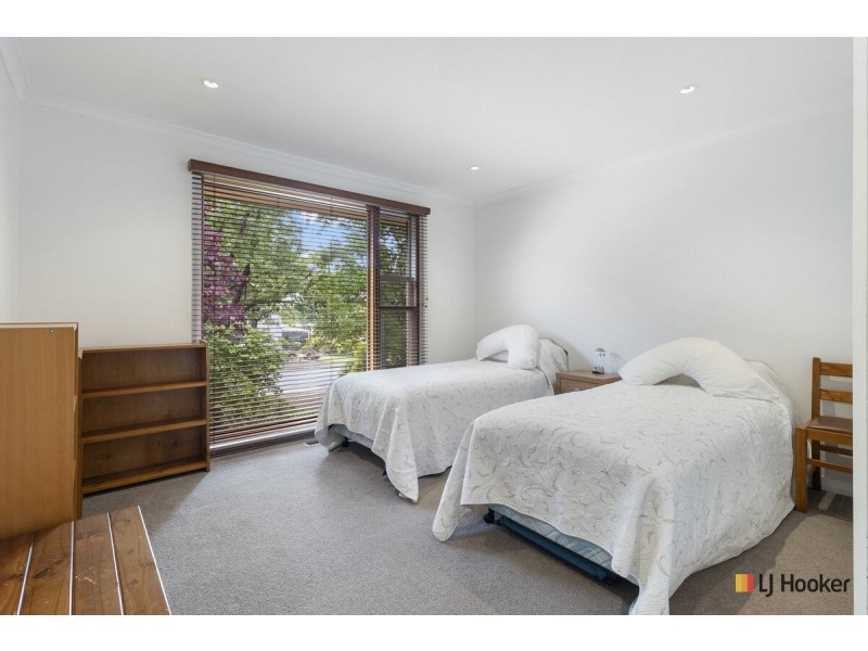 11 Macalister Crescent, Curtin ACT 2605