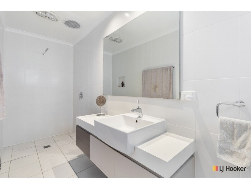 11 Macalister Crescent, Curtin ACT 2605