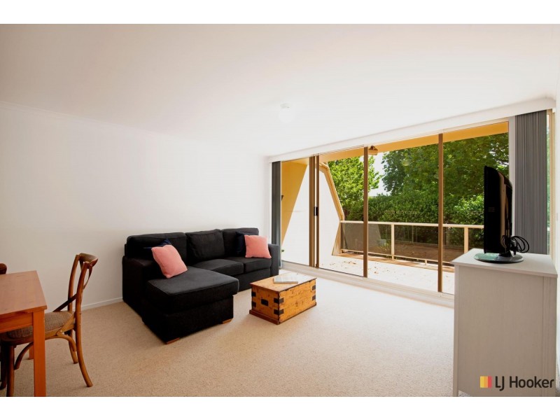 2B/9 Chandler Street, Belconnen ACT 2617