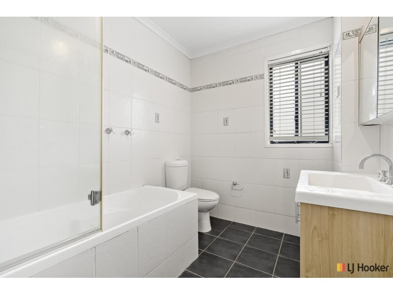 11 Lowrie Street, Dickson ACT 2602