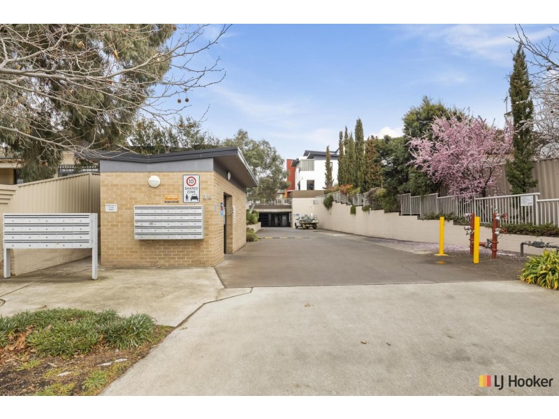 25/3A Stornaway Road, Queanbeyan NSW 2620