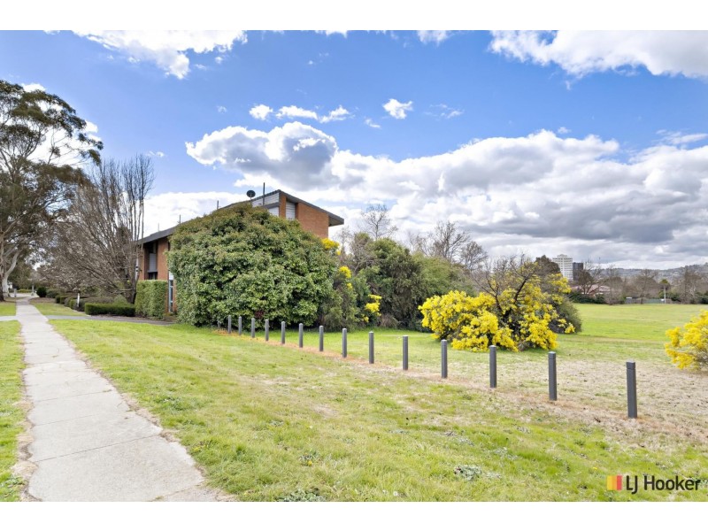 16/45 Eggleston Crescent, Chifley ACT 2606