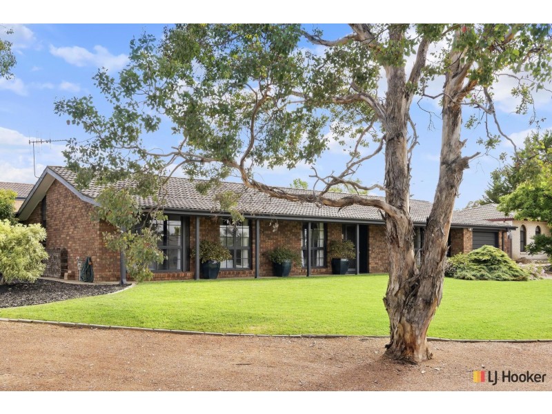 14 Kinchela Crescent, Latham ACT 2615