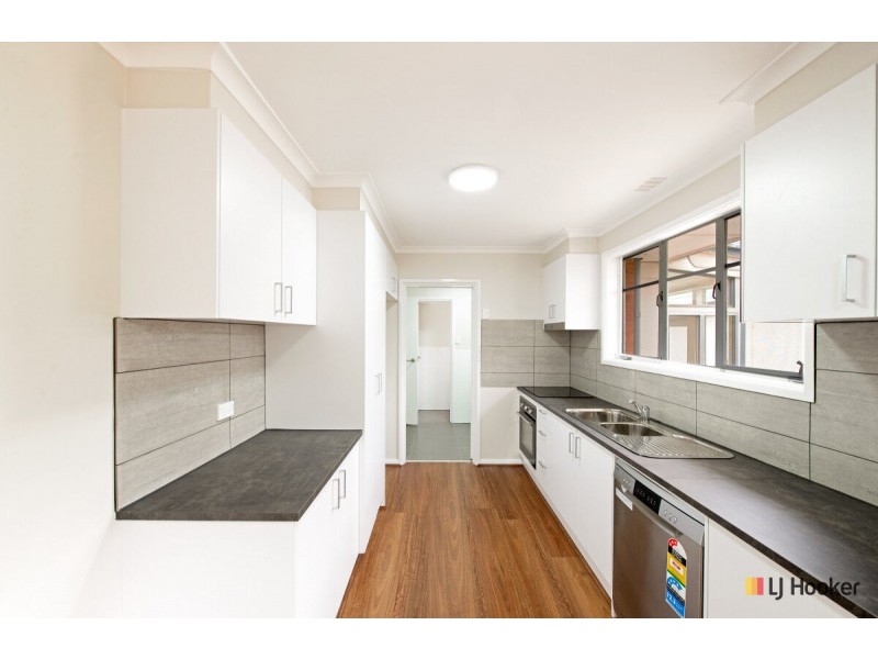 8 Skeats Street, Hackett ACT 2602