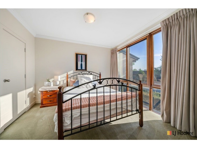12 Verco Street, Hackett ACT 2602