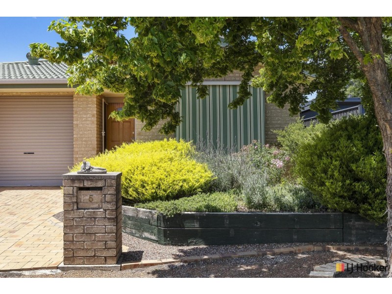 5 Pearcey Place, Dunlop ACT 2615