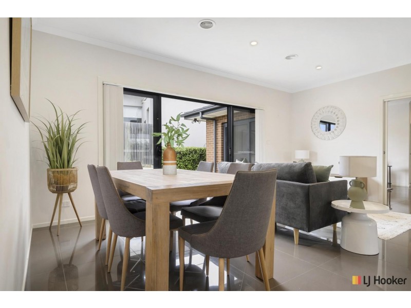 13 Junee Street, Crace ACT 2911