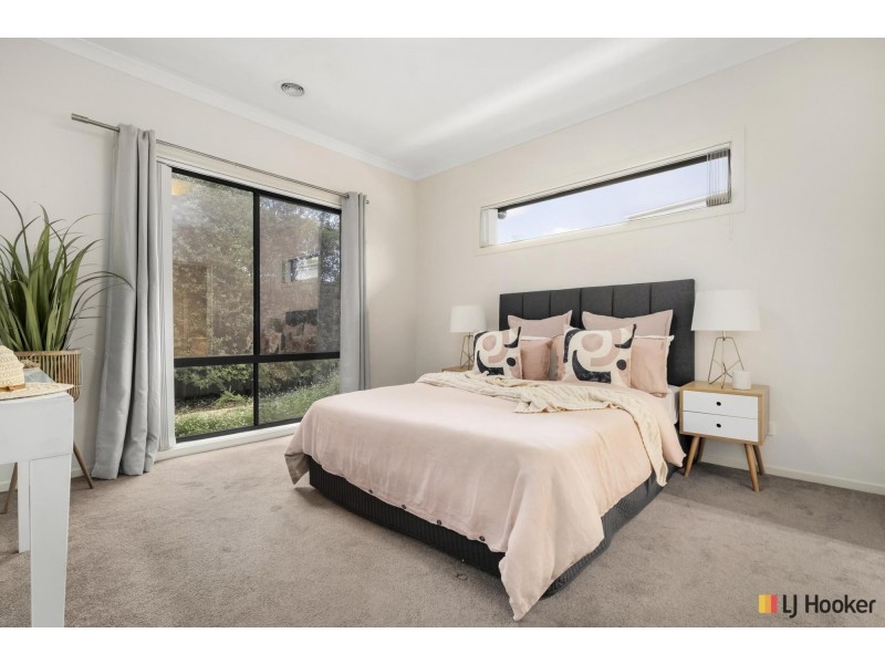 13 Junee Street, Crace ACT 2911