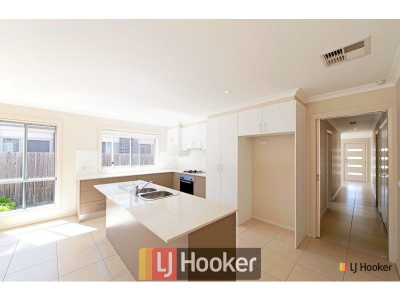 11 Salisbury Street, Casey ACT 2913