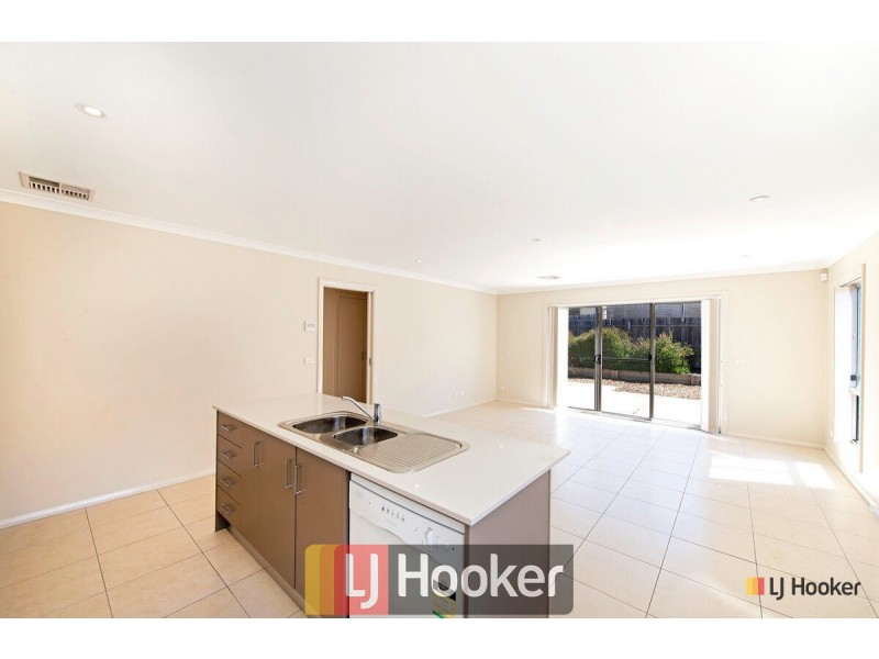 11 Salisbury Street, Casey ACT 2913