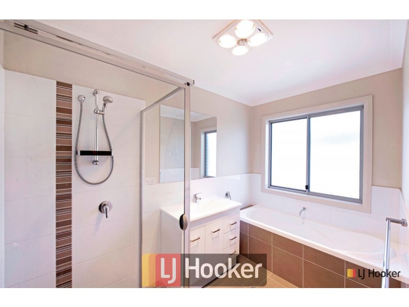 11 Salisbury Street, Casey ACT 2913