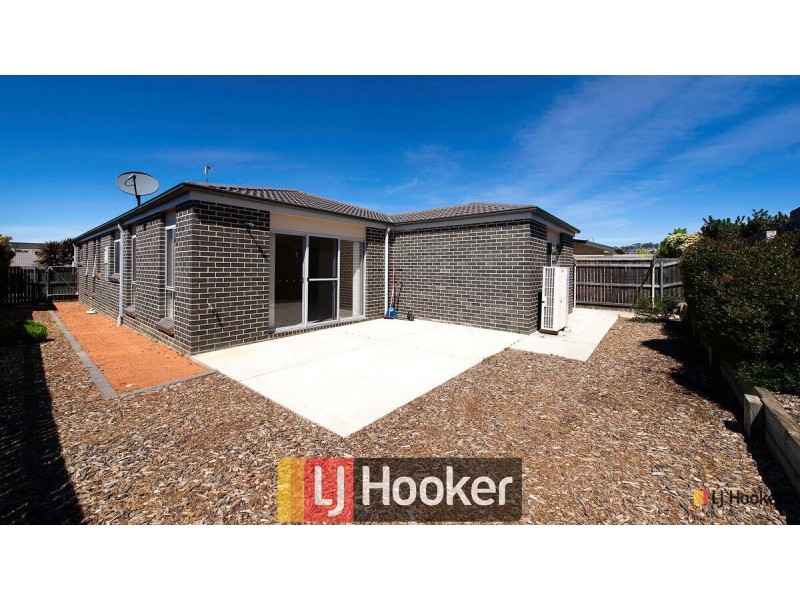 11 Salisbury Street, Casey ACT 2913